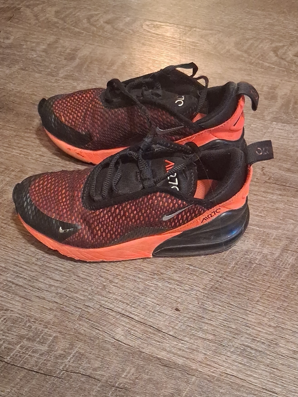 Nike Air Max 270 Red Black kids 13c Shoes